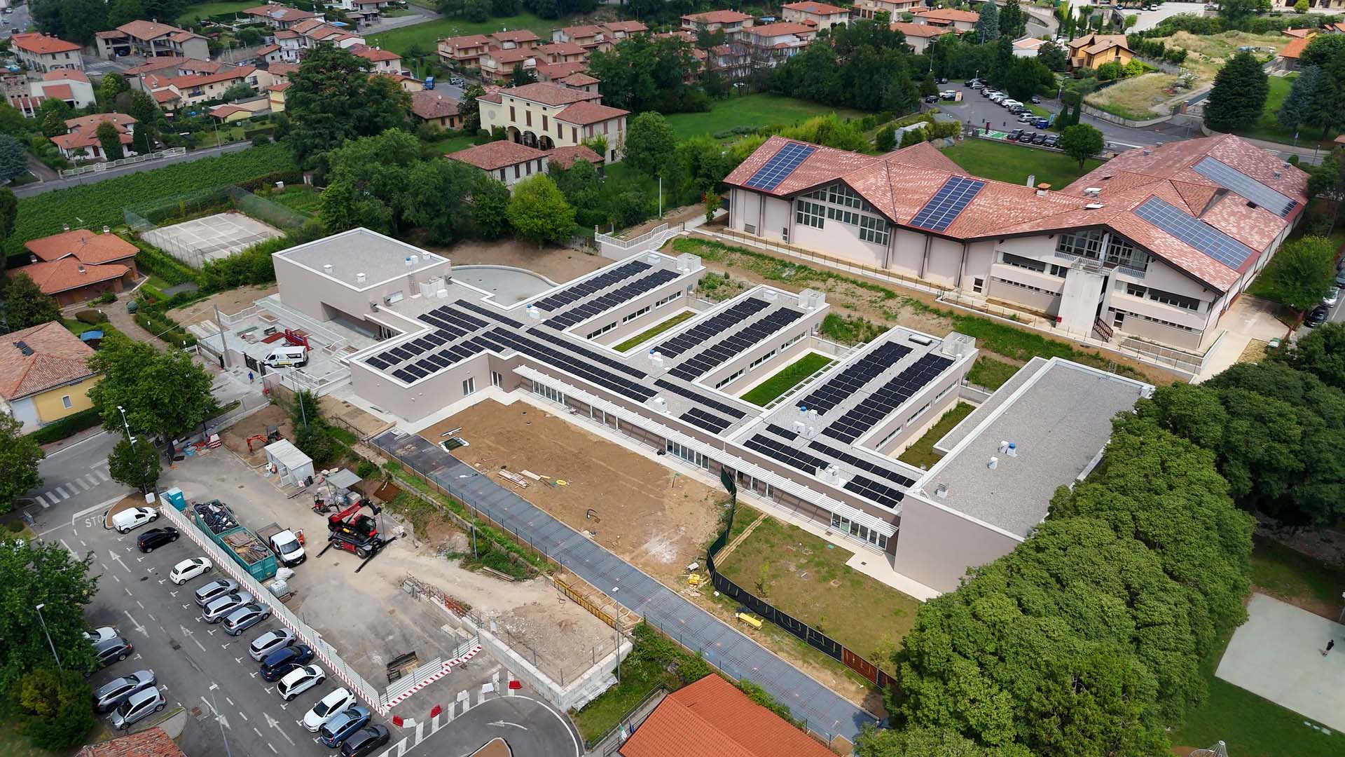 Scuola Ignazio Silone" di Erbusco (Brescia). Nuova Costruzione Scolastica Edilco - Immagine 3